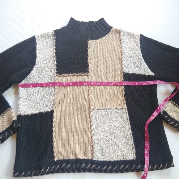 VINTAGE hand embroiderd neutral colorblock sweater - Picture 5 of 8